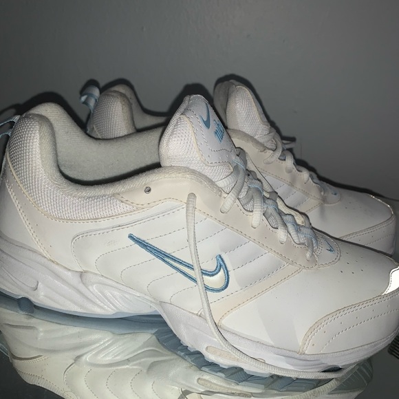 Nike Dad Sneakers - Picture 4 of 6